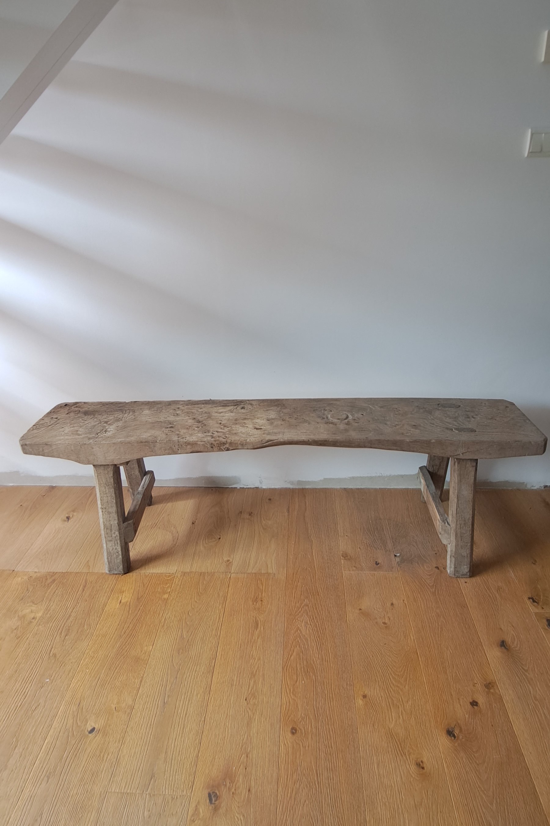 banc de ferme en bois pour décoration mariage